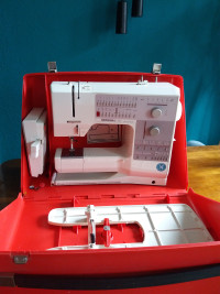 Bernina 1230 (Näh­maschine)
