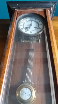 Josefs Uhr (Pendeluhr, Pendule, Stand­uhr & Wand­uhr)