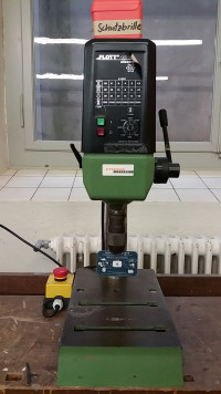 Ständerbohrmaschine (Industrie­gerät)